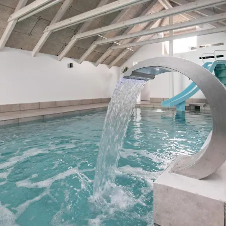 Seven-bedroom Holiday In